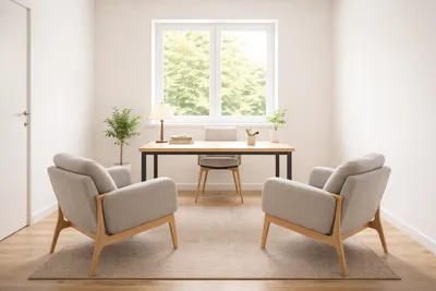 Image d'un bureau avec des fauteuils.